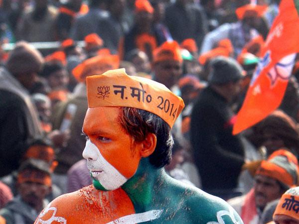 रैली के दौरान भाजपा समर्थक 