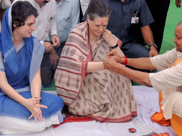 राहुल को सिखाती हैं प्रियंका