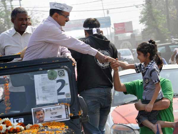 दिल्ली पुलिस कमिश्नर से भी झूठ