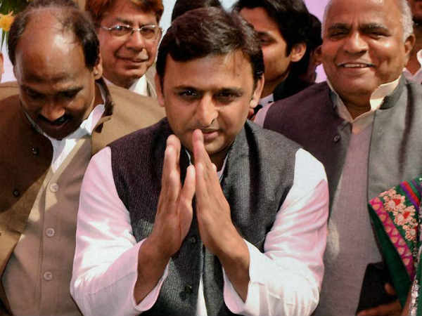 थकते नहीं हैं कभी अखिलेश