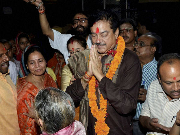 Shatrughan Sinha wins from Patna Sahib Prakash Jha loses again Shatrughan Sinha wins from Patna Sahib Prakash Jha loses again