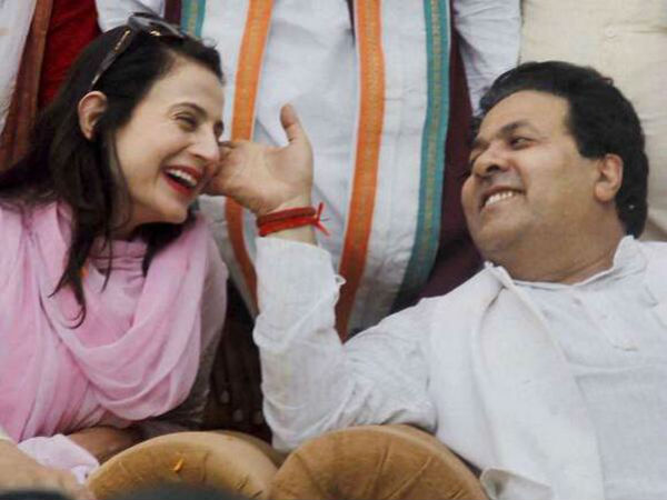 अमीषा पटेल, राजीव शुक्ल