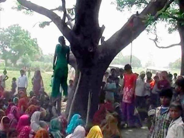 बलात्कार करने के बाद दलितों को पेड़ से टांग दिया