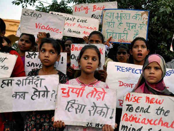 सड़कों से लेकर गांधी प्रतिमा तक