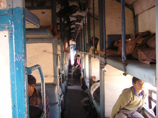 एडवांस बुकिंग पर 50 प्रतिशत तक की छूट