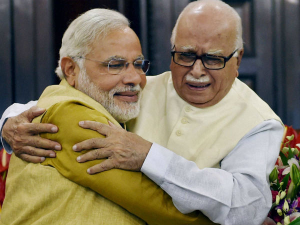advani-modi advani-modi