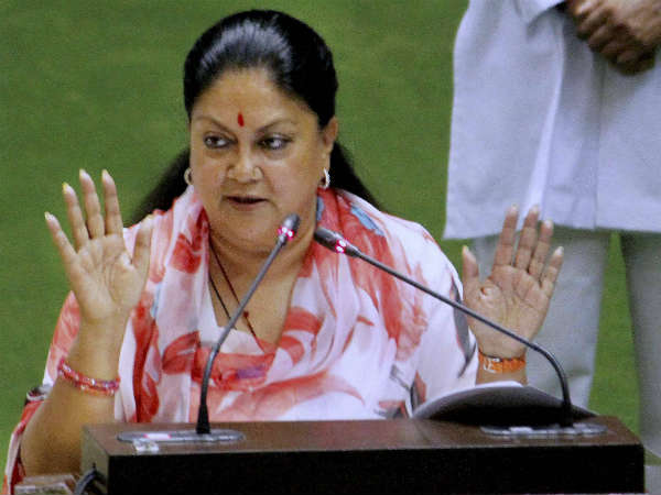 जिलाधिकारी फील्ड में क्या कर रहे हैं, कुछ पता नहीं चल रहा है