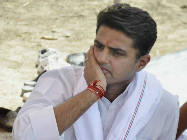 पार्टी पद देती है तो पार्टी पद ले भी सकती है...