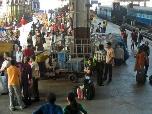 ट्रेन में सफर करने से पहले पढ़ लें ये लिस्ट, अब हर कैटेगरी में ज्यादा सामान पर लगेगी फीस