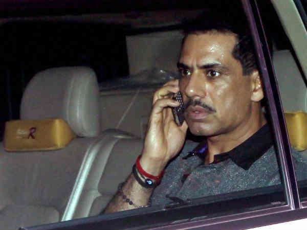 लंदन में संपत्तियों के बारे में एजेंसी को मिली है जानकारी