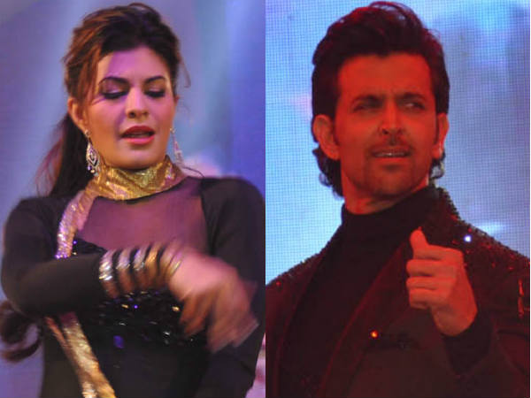 Hrithik Roshan Dances With Chief Minister Akhilesh Yadav Hrithik Roshan Dances With Chief Minister Akhilesh Yadav