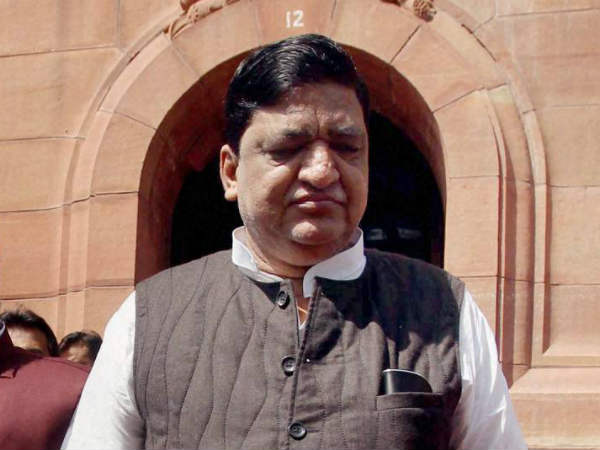 पीएम मोदी को नरेश अग्रवाल ने बताया था तेली
