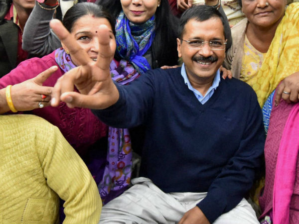 kejriwal with supporters kejriwal with supporters