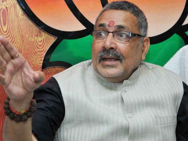 इससे पहले जमींदारी को लेकर तेजस्वी ने साधा था निशाना