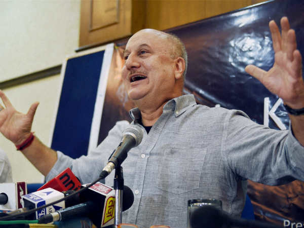 इस महीने दो और बायोपिक होंगी रिलीज