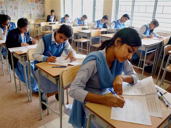 नीट परीक्षा को लेकर शिक्षा मंत्री आपात बैठक कर रहे हैं: सुब्रमण्यन स्वामी