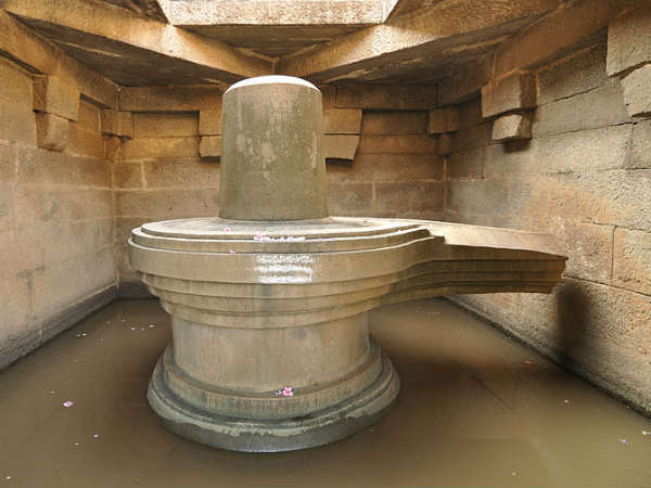 दुर्वा के बने शिव लिंग