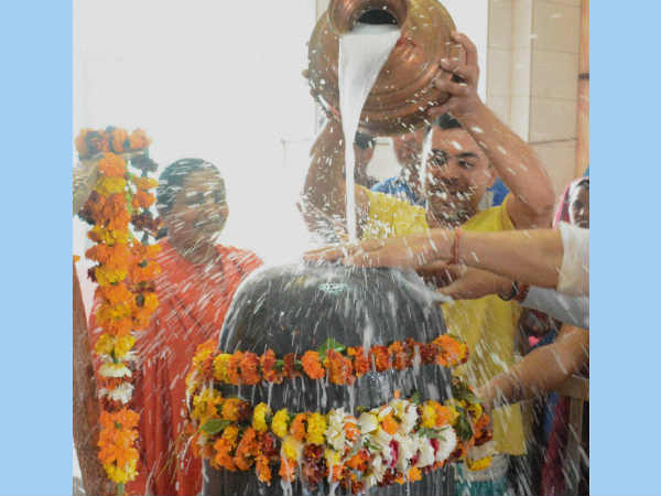 पत्थर के शिव लिंग