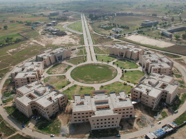 Gujarat tops in World Bank Report Gujarat tops in World Bank Report