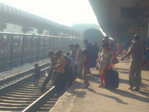 बम मिलने की खकर के बाद मची अफरा तफरी