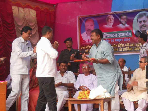 जीत के बाद अभिनंदन