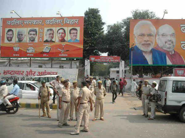 सुरक्षा के बीच जश्न