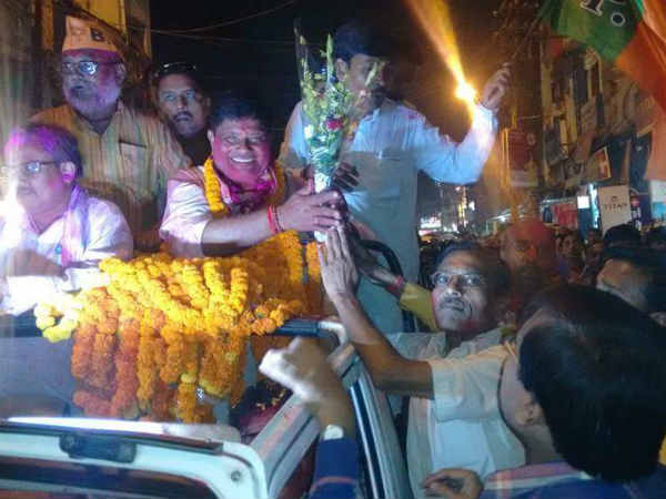 देर रात तक जश्न
