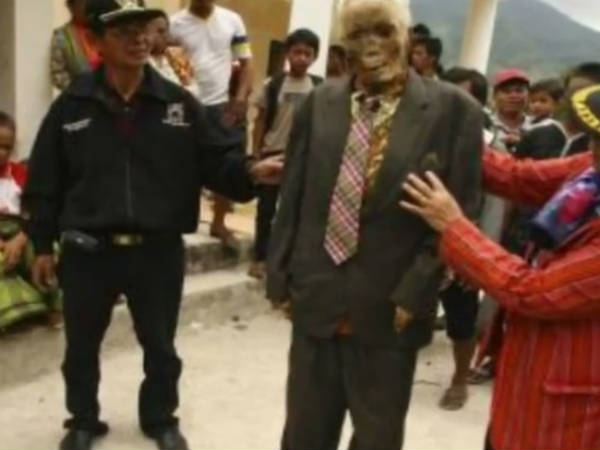 100 सालों से मनाया जा रहा है
