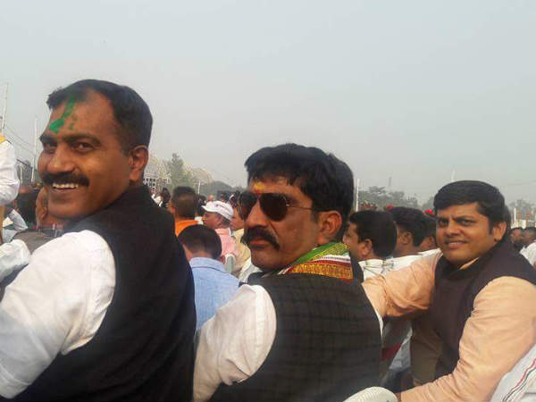 नहीं पहुंचे अखिलेश