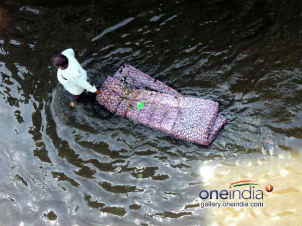 Chennai Rain 2015 Pics: बोरिया बिस्तर गुल