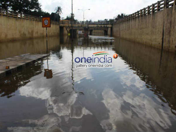 Chennai Rain 2015 Pics: अंडर पास