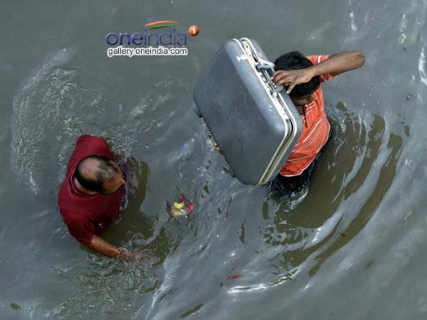 Chennai Rain 2015 Pics: सामान की बर्बादी
