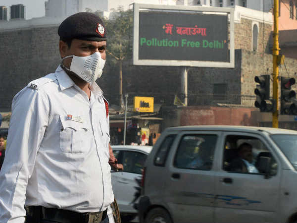 4 गुना पार्किंग शुल्क