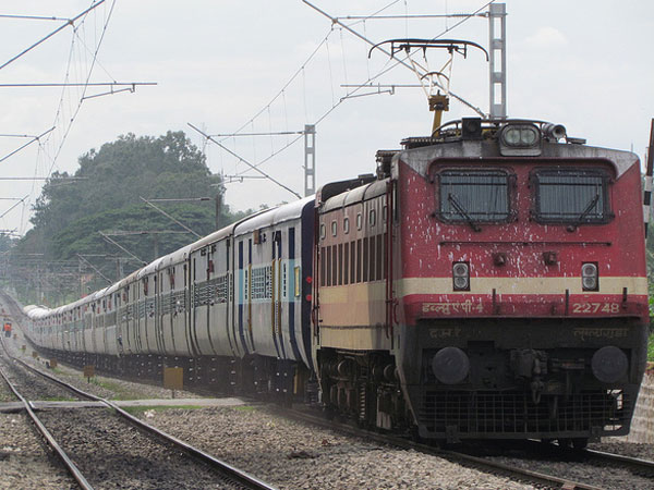 अजमेर से दिल्ली कैंट स्पेशल ट्रेन