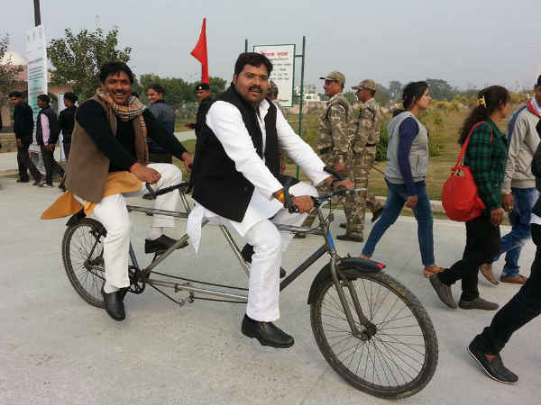 स्पेशल साइकल भी है यहां