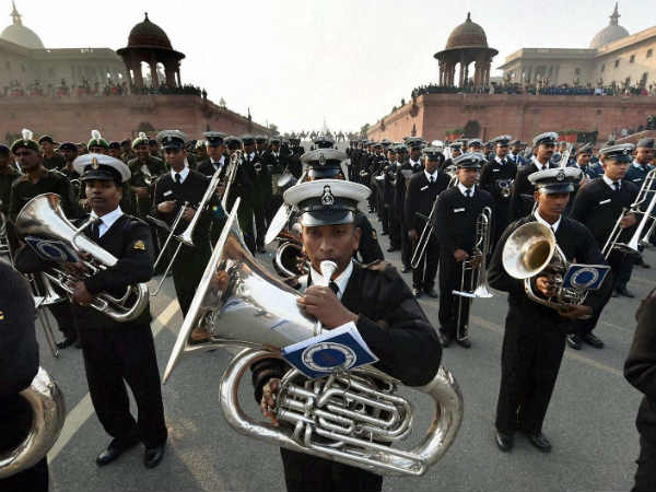 देशों की सेनाएं करती हैं परफॉर्म