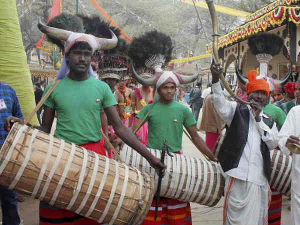 तेलंगाना से आये 300 कलाकार