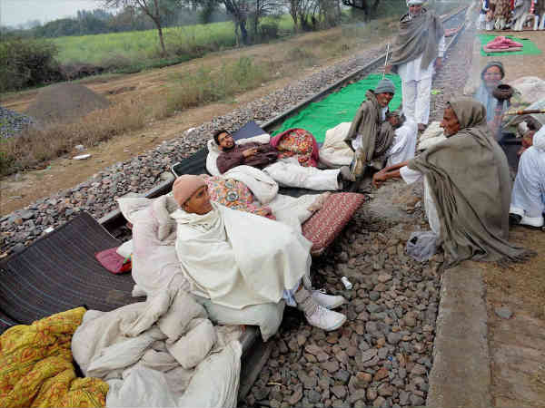 धारा 144 लागू 