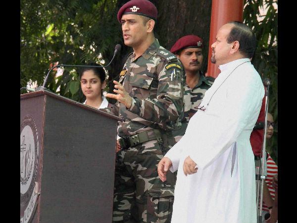 जाकिर मूसा के समर्थन में लगे नारे