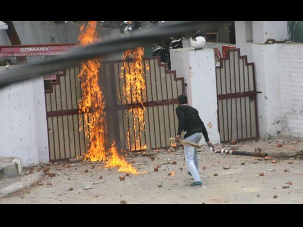 आंदोलन के नाम पर लूट