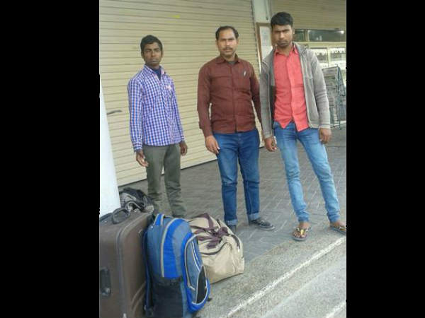 रियाद में फंसे युवक 