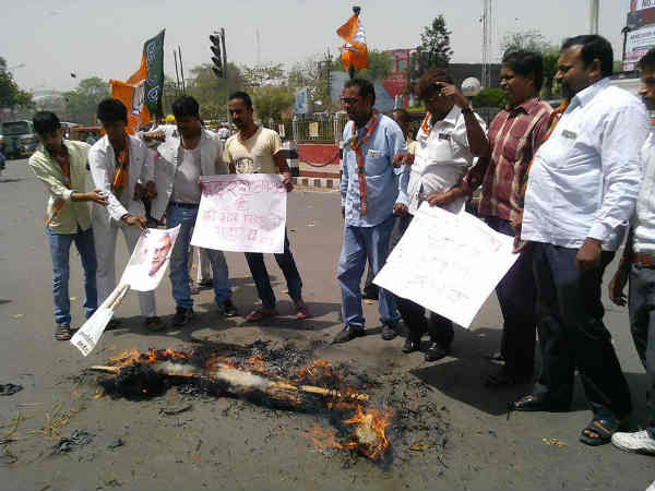 सड़क चलते युवकों ने की राजद विधायक की बहन की हत्या