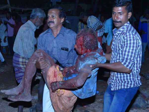 केरल के मंदिर में आग 