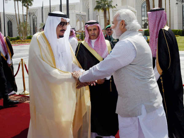 PM-Modi-gifted-masjid-replica-to-saudi-king PM-Modi-gifted-masjid-replica-to-saudi-king
