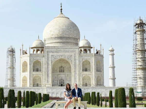 prince-william-and-kate-middleton-in-taj-mahal-350 prince-william-and-kate-middleton-in-taj-mahal-350
