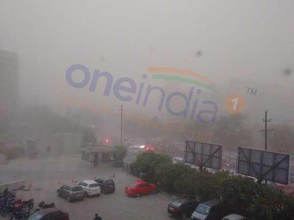 दिल्‍ली-NCR में बदला मौसम का मिजाज़, तेज ह‍वा से गर्मी में राहत