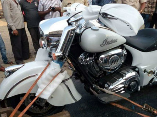 MLA के बेटे की 23 लाख की बाइक सोशल मीडिया पर छायी