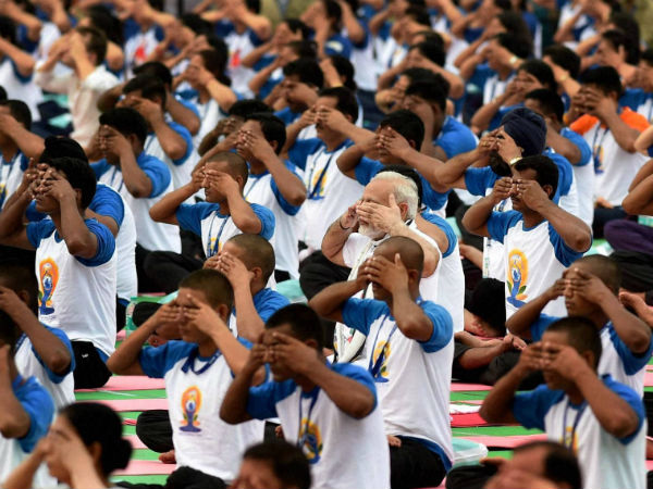  बिना पैसे के हेल्थ इंश्योरेंस देता है योग