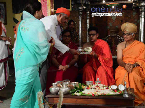 शादी शादी: 7 जन्मों के बंधन में बंधे यदुवीर-तृषिका, तस्वीरें