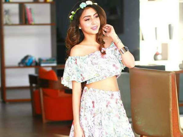 सीएम आंनदीबेन की नातिन ने कराया हॉट फोटोशूट, तस्वीरें वायरल